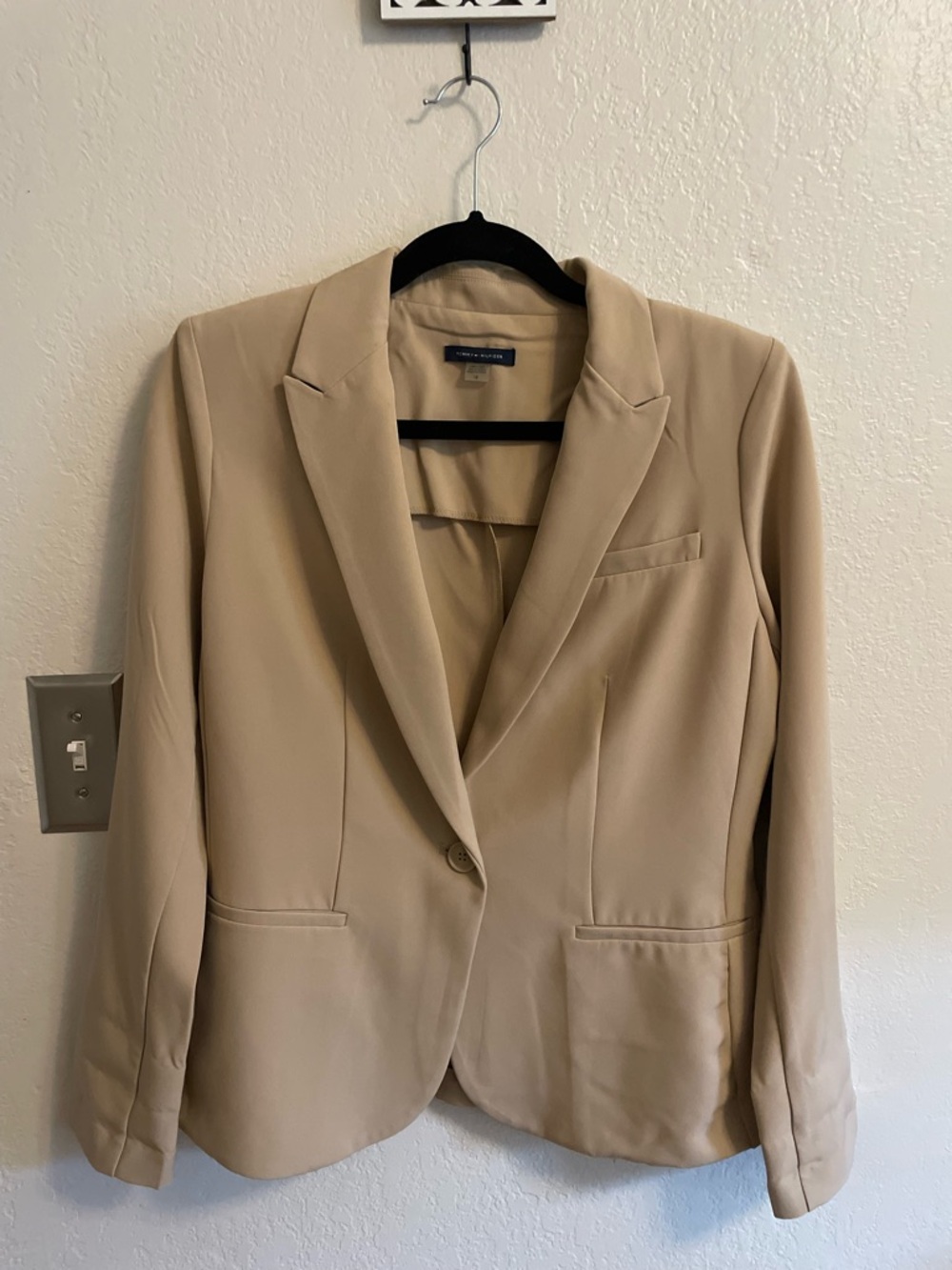 Tommy Hilfiger Beige Single-Button Blazer